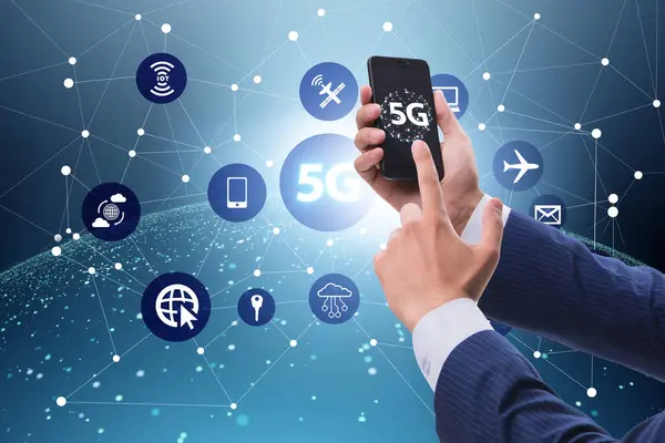 5G mobil teknoloji kavramı - yüksek internet hızı — Stok fotoğraf
