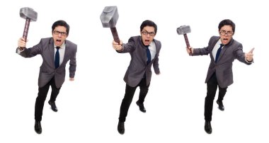 Elinde çekiç tutan bir iş adamı beyaz üzerinde izole