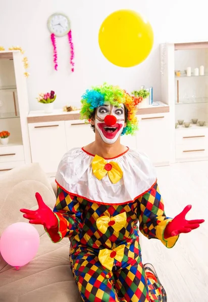 Payaso divertido en concepto de celebración de Navidad —  Fotos de Stock