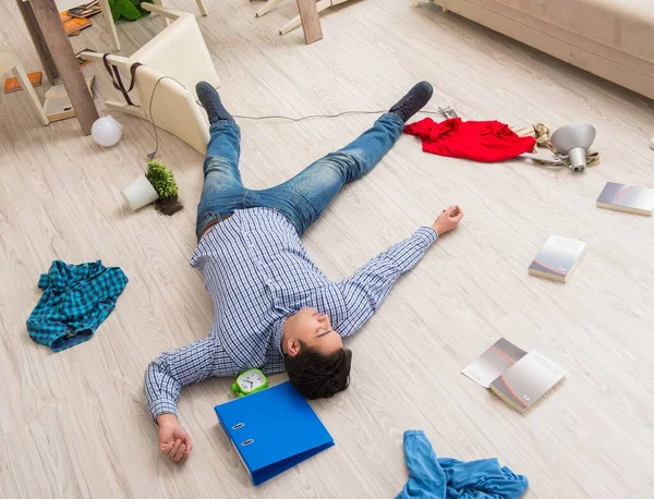 Evdeki soygundan sonra ölen adam.