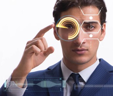 İnsan gözüne yerleştirilmiş sensör konsepti