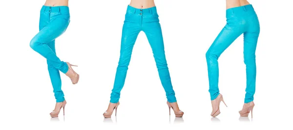 Jambes de femme en pantalon bleu — Photo