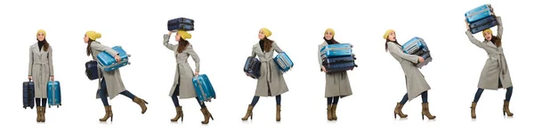 Жінка з валізою готова до зимових канікул — стокове фото