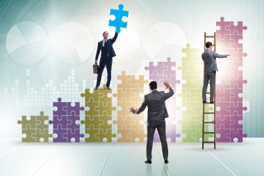 Büyüme konseptinde iş adamı - iş mecazı