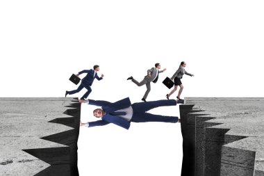 İşadamı destek konseptinde köprü görevi görüyor