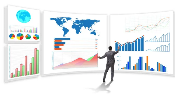 Empresário em visualização de negócios e conceito de infográficos — Fotografia de Stock