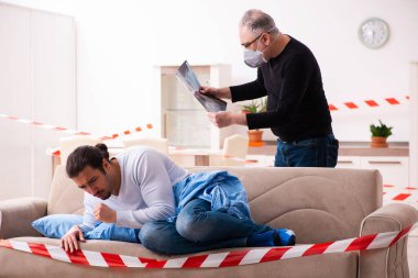 Baba ve oğul Coronavirus hastalığı konseptinde.
