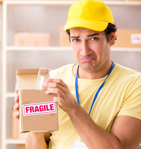 Handsome contractor working in box delivery relocation service — Stock Photo, Image