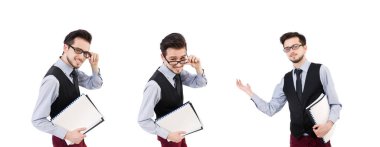 Ofis çalışanı elinde beyaz kağıt tutuyor.