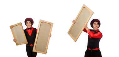 Beyaz tenli komik sanatçı.