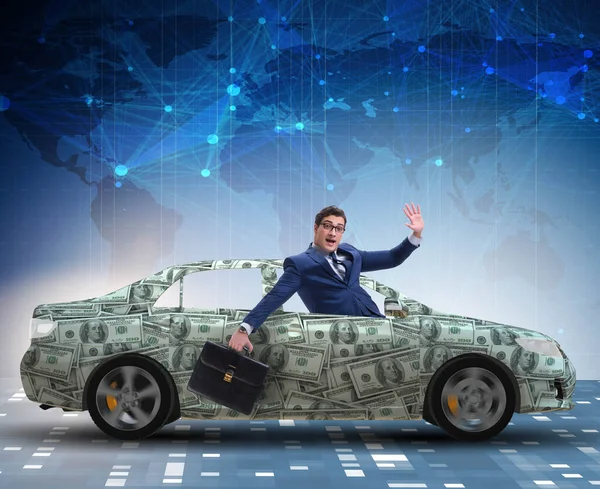 Biznesmen jazdy samochodem pokrytym z nami dolarów — Zdjęcie stockowe