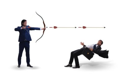 İş adamı ve yay ile iş rekabet konsepti