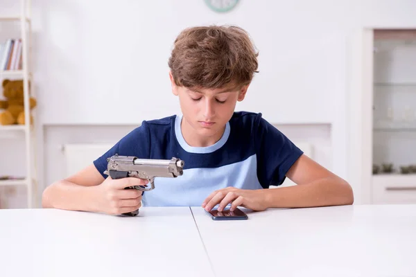 Troubles teenage boy thinking of the suicide — Stock Photo, Image