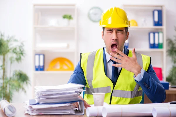 Young male architect working in the office — Stock Photo, Image