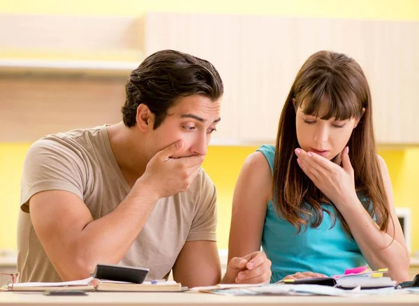 Young family struggling with personal finance — Stock Photo, Image