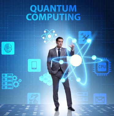İş adamı kuantum hesaplama kavramında sanal düğmeye basıyor