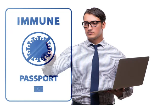 Konzept des Immunitätspasses - virtueller Knopf drücken — Stockfoto