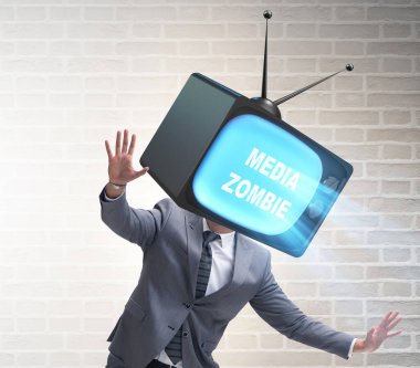İnsan ve televizyon yerine medya zombisi kavramı