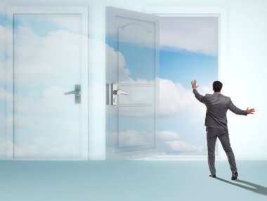 İş adamı pek çok iş fırsatıyla karşı karşıya