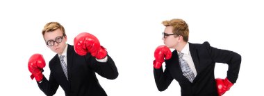 Genç işadamı beyazlar içinde izole edilmiş.