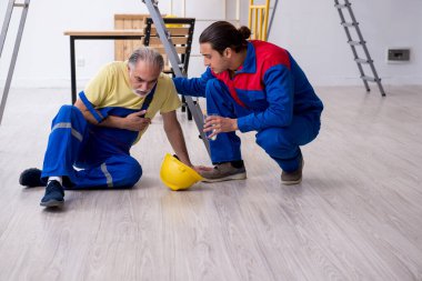 İlk yardım konseptinde iki müteahhit.