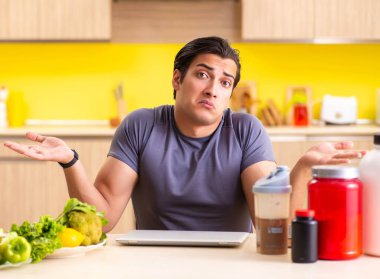 Sağlıklı beslenme konsepti olan genç bir adam