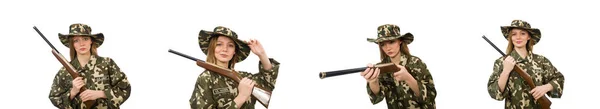Mädchen in Militäruniform hält Waffe isoliert auf weißem Grund — Stockfoto