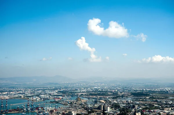 Cityscape og havn i Haifa, Israel – stockfoto