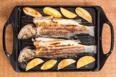 Patates ile ızgara balık