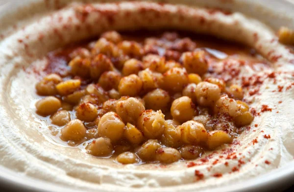 Hummus clásico con pimentón —  Fotos de Stock