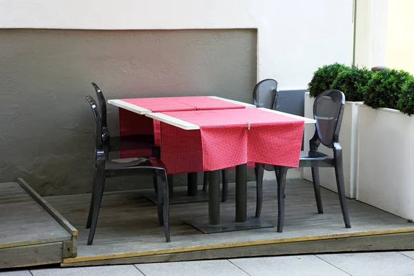 Table in the restaurant — Stock Photo, Image