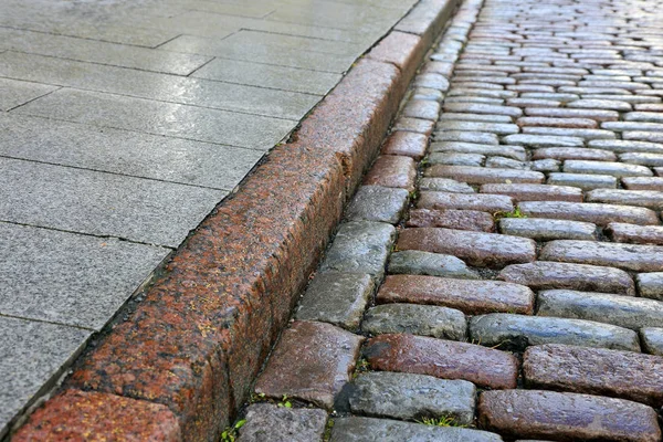 Curbs between the sidewalk and the road — Stock Photo, Image