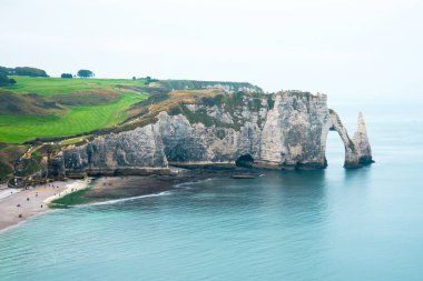 Falaise d'Amont cliff Etretat, Normandy, Fransa