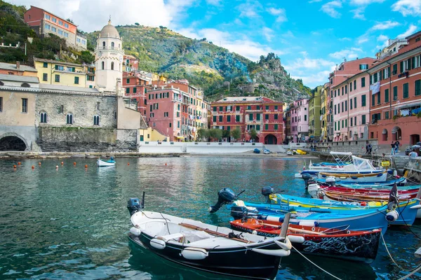 Vernazza Italien November 2015 Vacker Utsikt Över Italienska Staden Havsstranden — Stockfoto