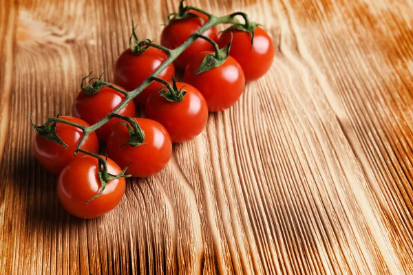 Tomates Cerises Crues Sur Table Bois — Photo