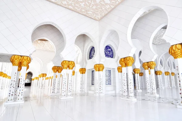 Abu Dhabi Emiratos Árabes Unidos Junio 2012 Magnífica Mezquita Sheikh — Foto de Stock