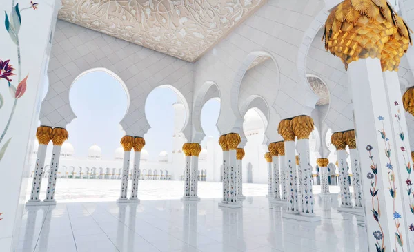 Abu Dhabi Emirados Árabes Unidos Junho 2012 Magnífica Grande Mesquita — Fotografia de Stock