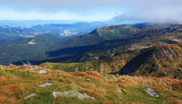Peisaj Munți Soare Strălucitor Munții Carpați — Fotografie, imagine de stoc