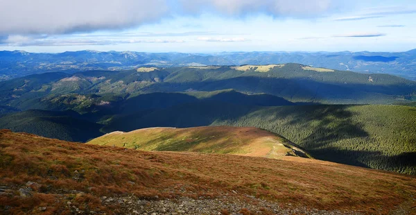 Panoramautsikt Över Gröna Berg — Stockfoto