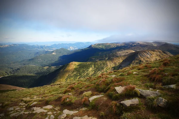 Puncak Gunung Gunung Carpathians — Stok Foto