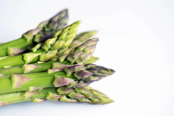 Légumes Asperges Fraîches Vertes Sur Blanc — Photo