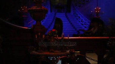 Merdiven Disneyland Phantom manor aydınlatma ile 