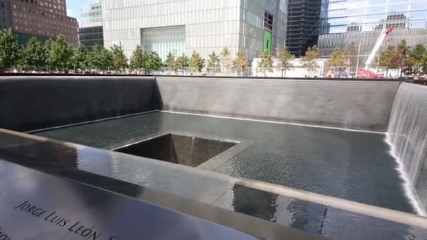 Památník obětí teroristických útoků — Stock video