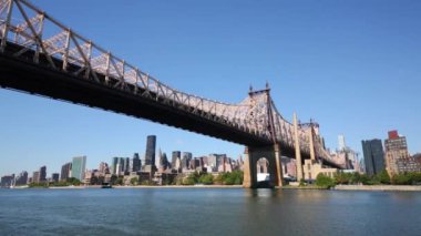 New York City Queensboro Köprüsü'nün görünüm altında