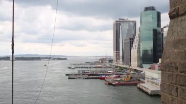 New York City ve Doğu Nehri, Brooklyn Köprüsü'nden görüntülemek