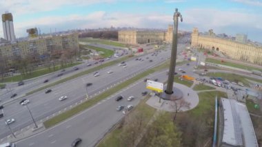 Megalopolis Gagarin anıt yakınındaki trafik ile