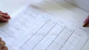 Doktor ve kan donör boş sözleşme doldurma