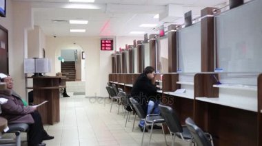 İnsanlar çok fonksiyonlu Merkezi Devlet Hizmetleri 