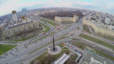 Megalopolis Gagarin anıt yakınındaki trafik ile