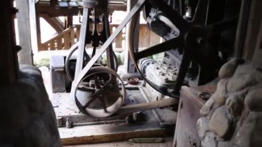 Paslı tekerlekler açık iplik ile mekanizması 